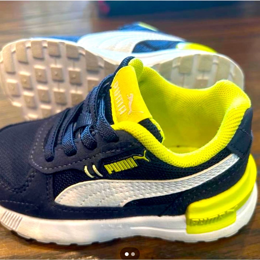 Boy Toddler slip on PUMA SHOES, size 6